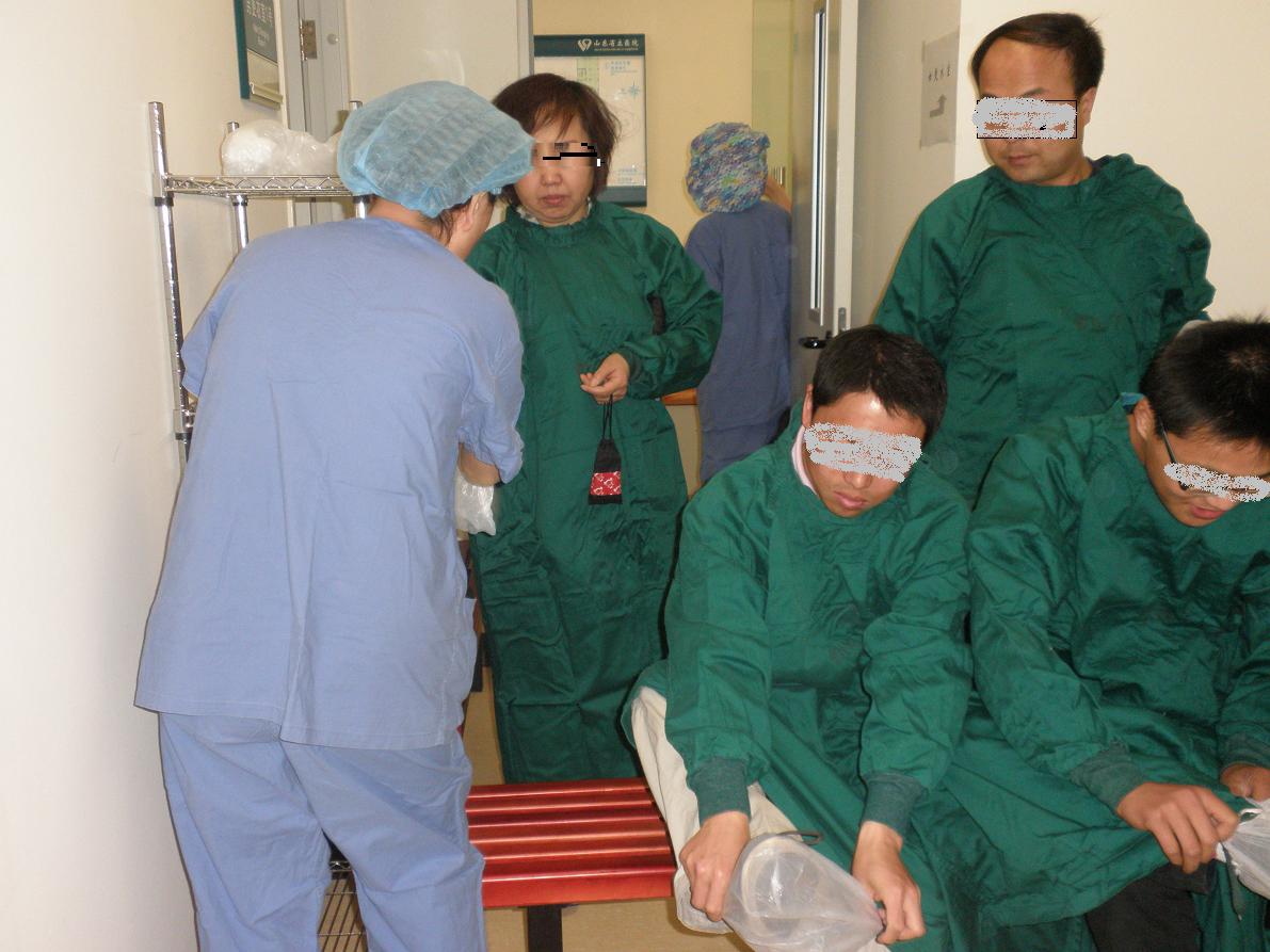 2010年5月23日到省立医院手术室学习.JPG